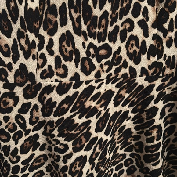 CHICO’S Animal print knit top. excellent condition. Size 0, XS peplum - Picture 7 of 9